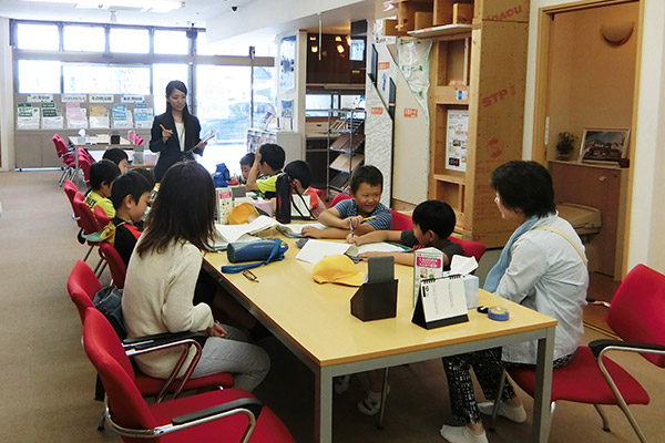 小学生の職場見学の受け入れ