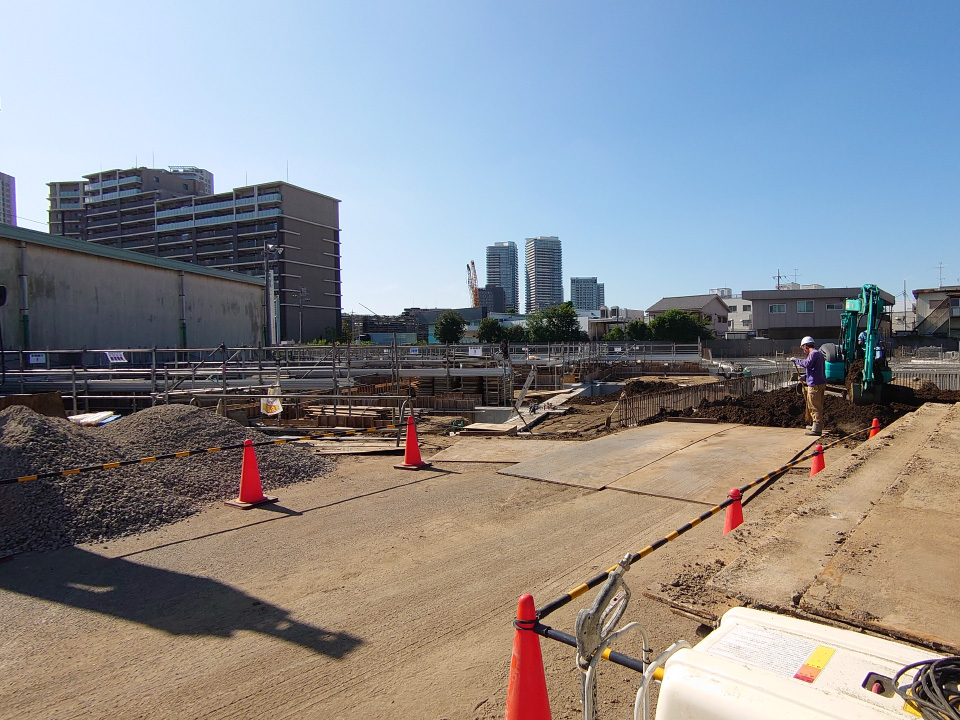 【柏公設市場立体駐車場】鉄骨の建方が始まりました