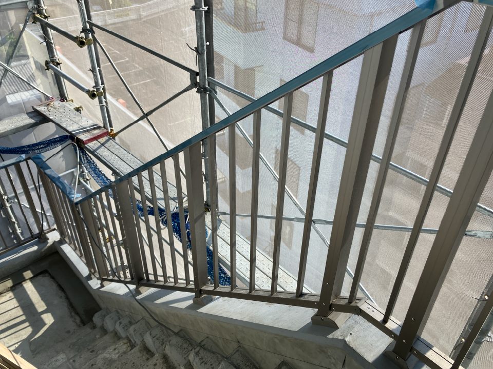 【柏市末広町事務所ビル】社名サイン(会社ロゴ)が取り付けられました！
