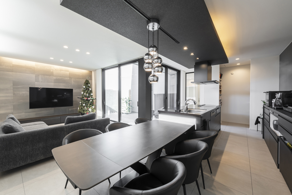 コの字型の中庭｜プライバシーへの配慮も生活動線も、いいところ尽くしな間取り