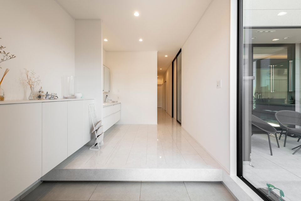 コの字型の中庭｜プライバシーへの配慮も生活動線も、いいところ尽くしな間取り