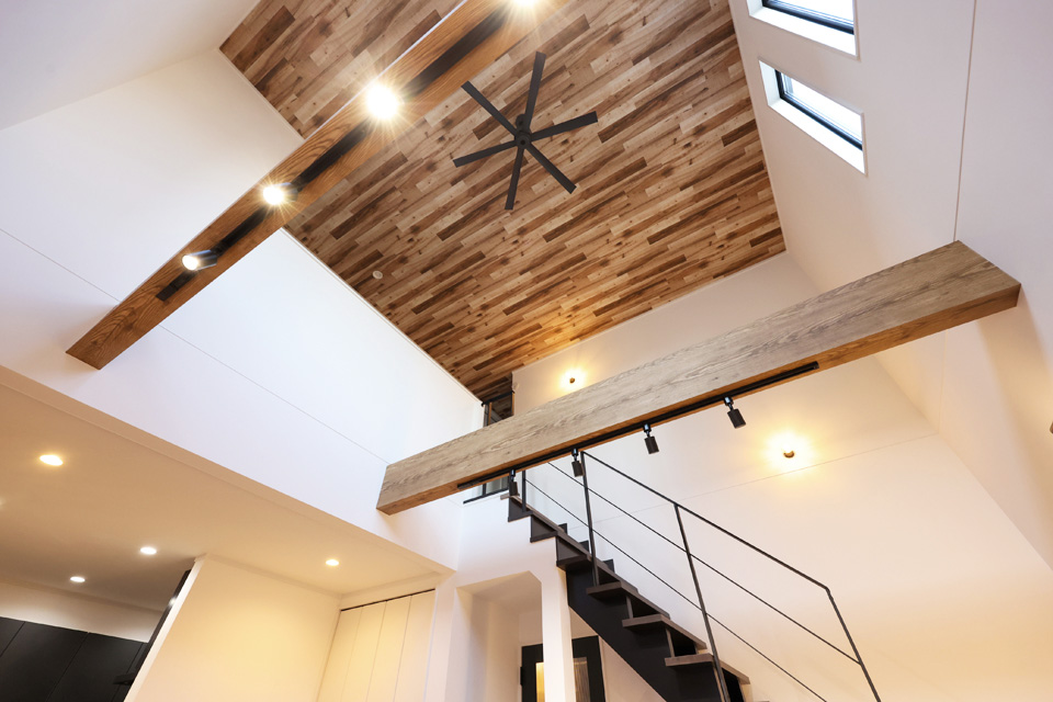 家事と遊びを両立！開放的なウッドデッキ付きの間取り