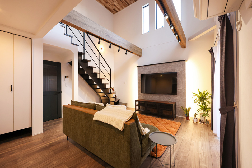 家事と遊びを両立！開放的なウッドデッキ付きの間取り