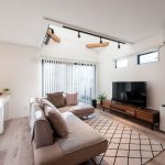 家族の絆が深まる｜光あふれる温かな間取り