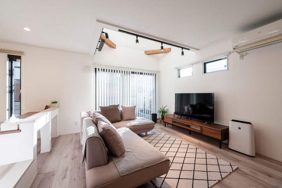 家族の絆が深まる｜光あふれる温かな間取り