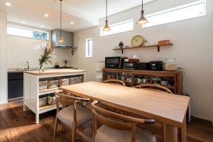 スキップフロアでつながる｜仕切りのない開放的な住まい