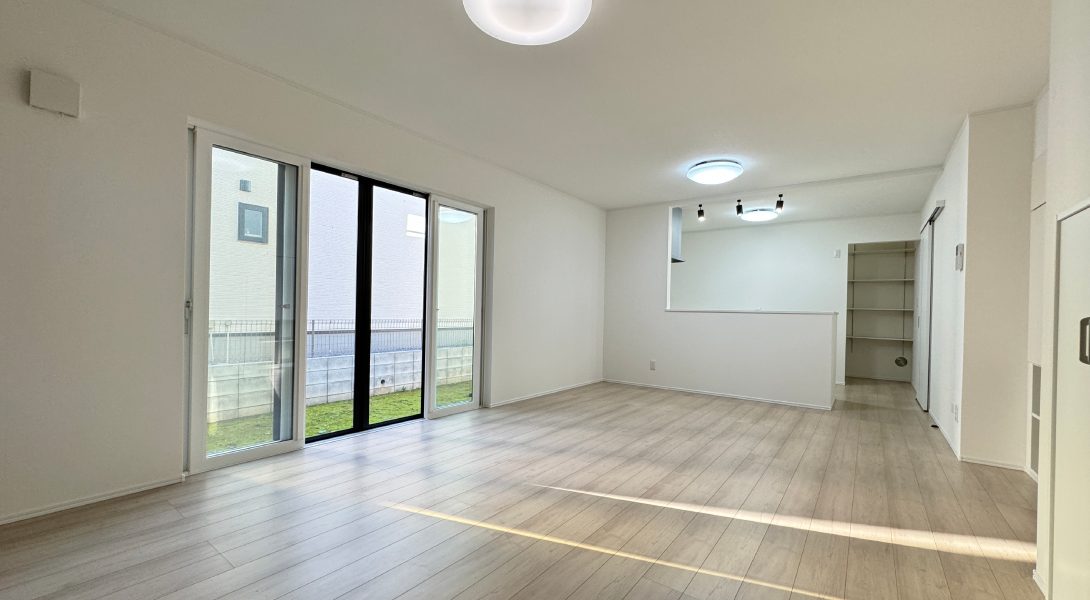 【ヘリオスタウン四街道たかおの杜13】1号棟 LDK①