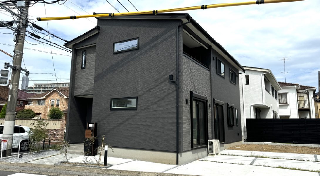 堂々完成太陽光発電付住宅 1号棟　外観①