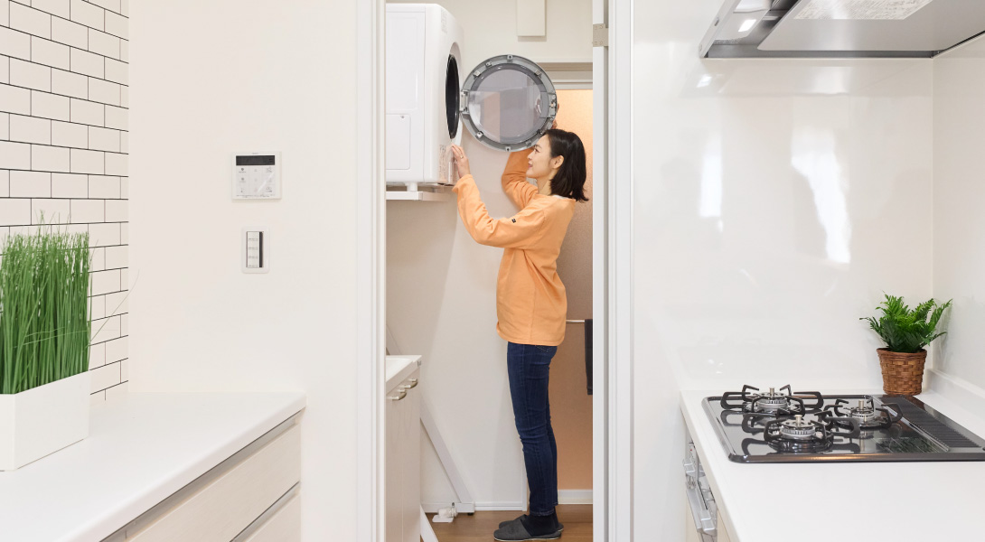 【ヘリオスタウン稲毛5】2号棟：キッチン／洗面脱衣室