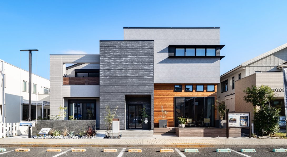 【幕張展示場(区画33)】2024年にオープンした新展示場。自分らしくちょうどいい・心地よい暮らしをご体感いただけます。