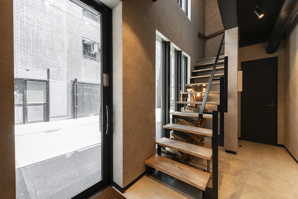 薪火フレンチを堪能｜木造3階建てレストラン