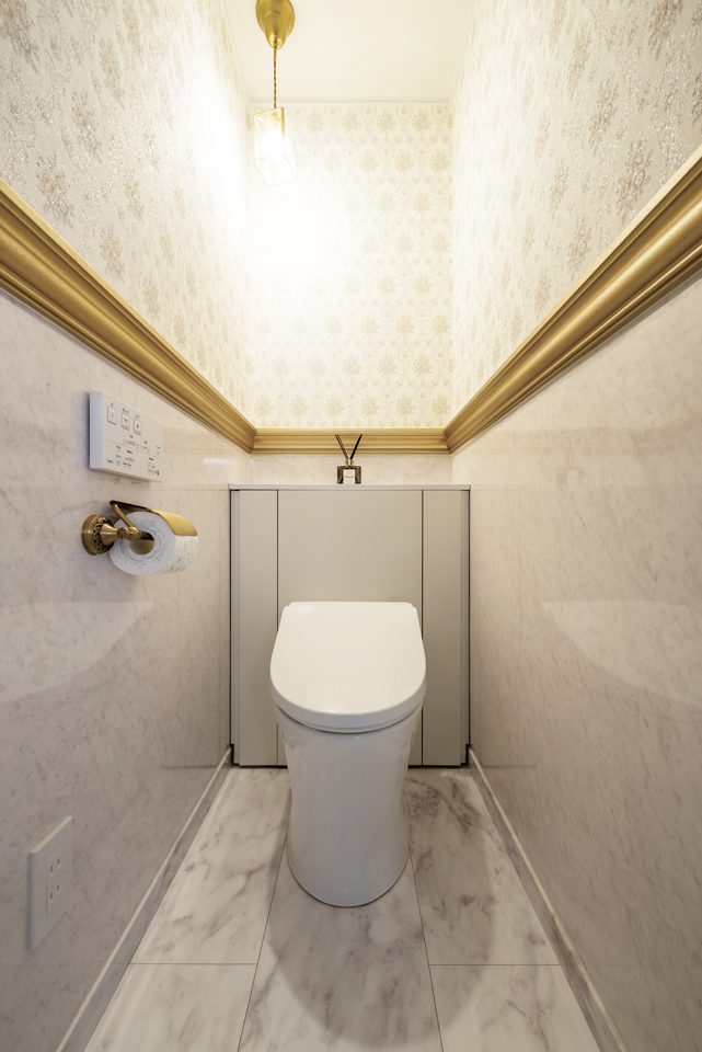 お気に入りのホテルを形にした、優雅な世界観のお手洗い